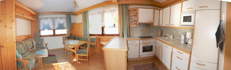 Panoramaaufnahme Küche + Wohnzimmer
